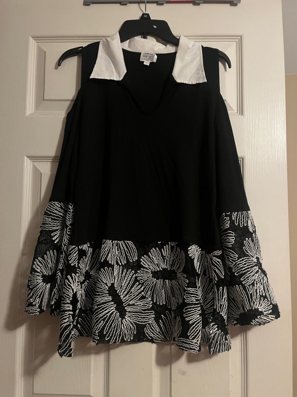 Chico's Black Cold-Shoulder Blouse with White Collar & Floral Hem